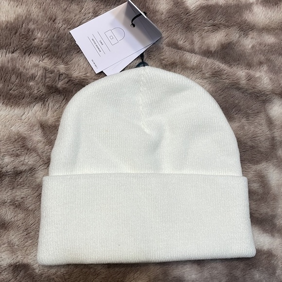 New With Tags Herschel White Beanie - Picture 8 of 9
